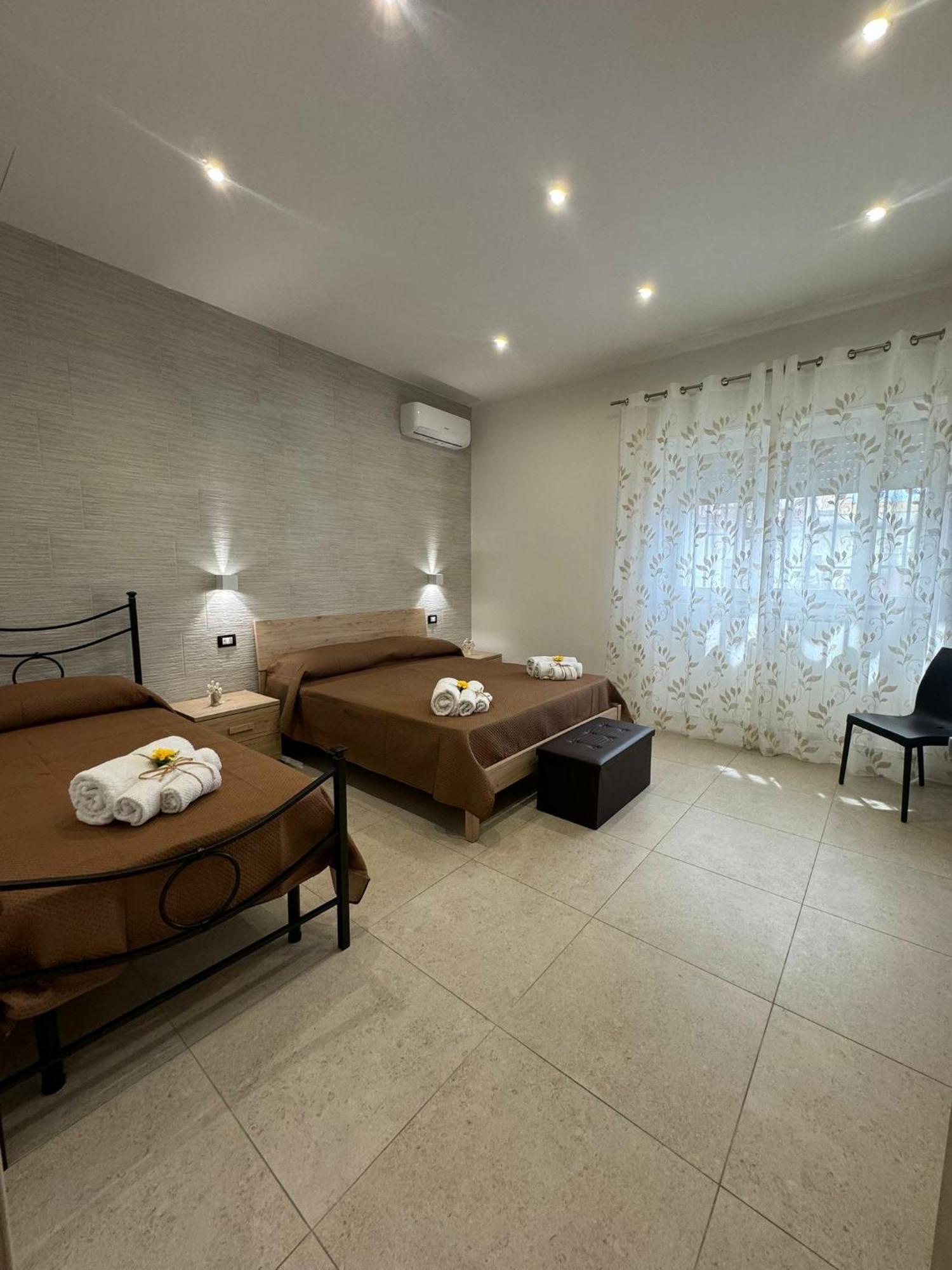 Casa Vacanze La Perla Rara Tarento Exterior foto