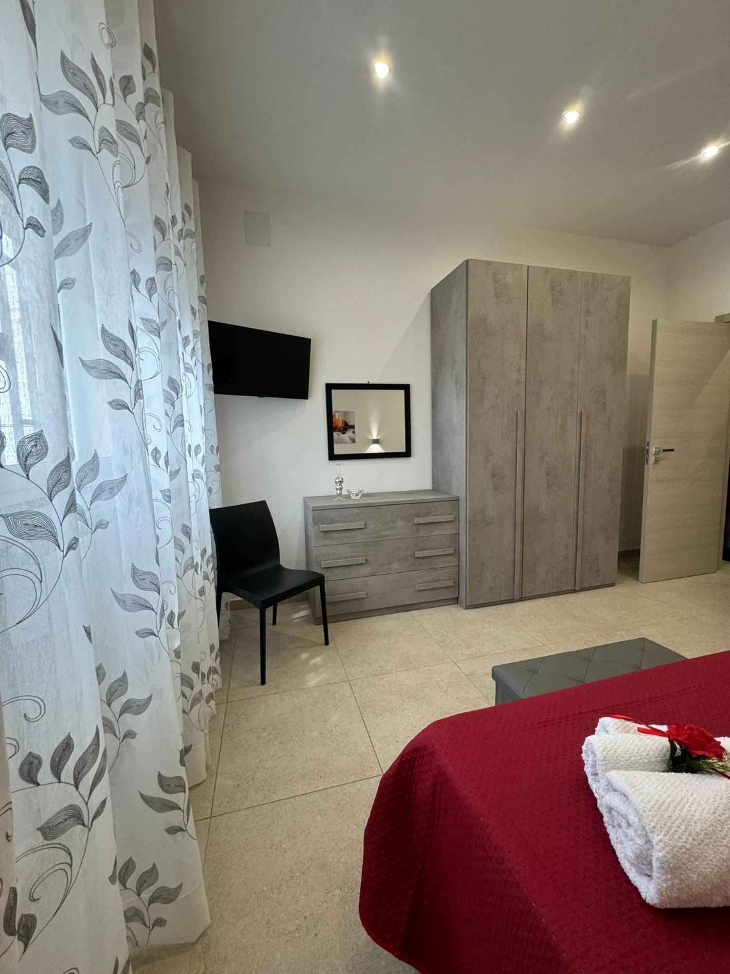 Casa Vacanze La Perla Rara Tarento Exterior foto